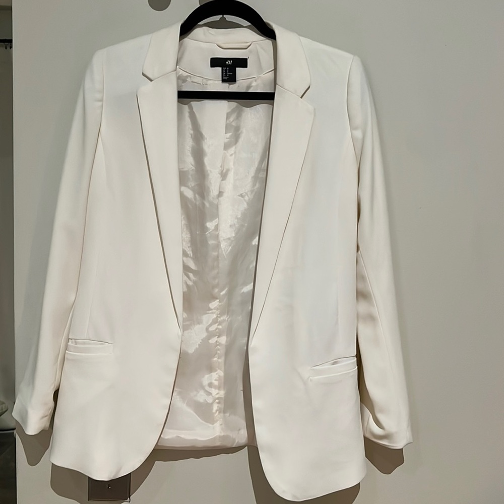 H&M white crepe blazer